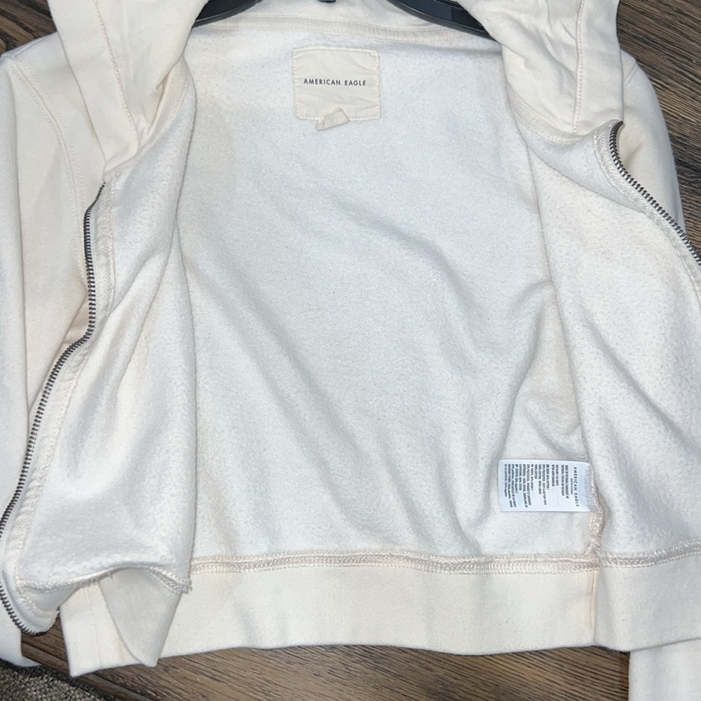 American Eagle Cream Cropped Hooded Jacket S Full Zip Preppy Minimalist Capsule - Picture 9 of 10